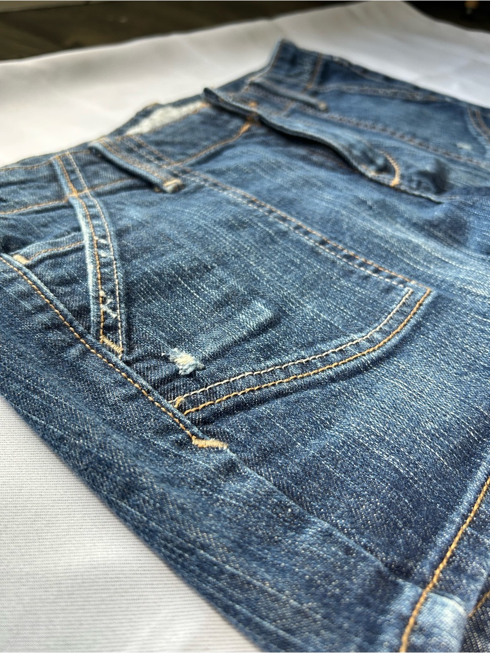 Old Navy Blue Denim Shorts Front Patch Pockets Mid Wash Size 2 - Picture 4 of 7